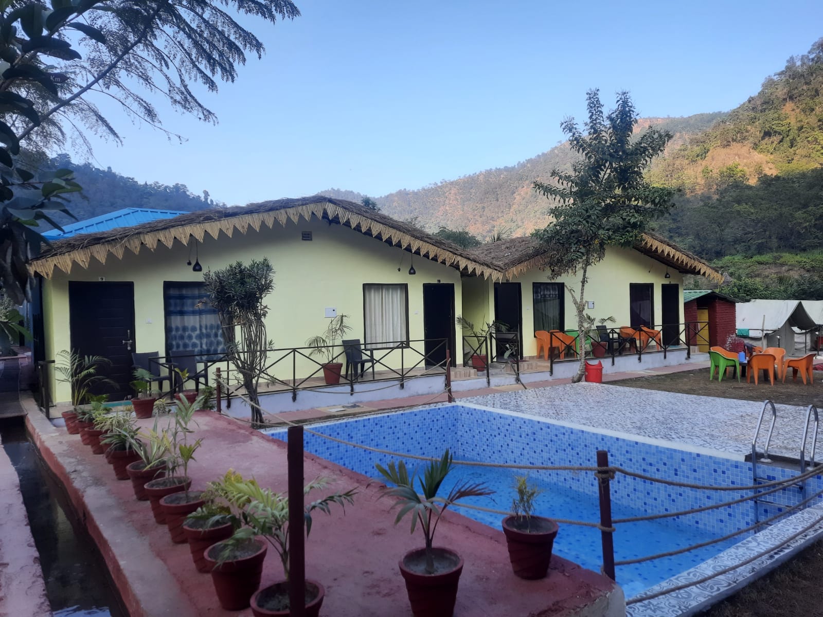 Riverside Swiss Camp & Cottage 